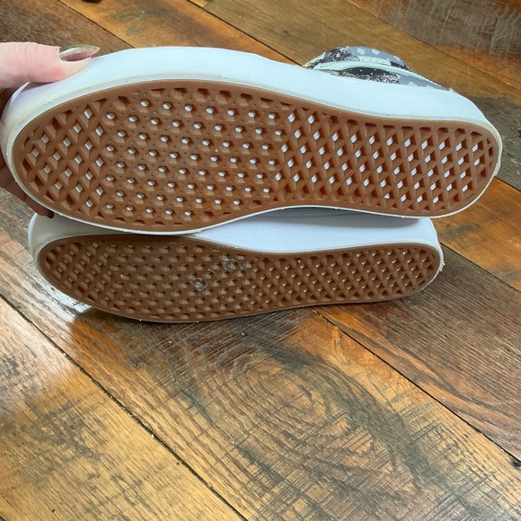 Vans Sk8-Hi Patchwork Bandana Skull High-Top Sneakers (Men’s 10.5 / Women’s  12) - Picture 11 of 11